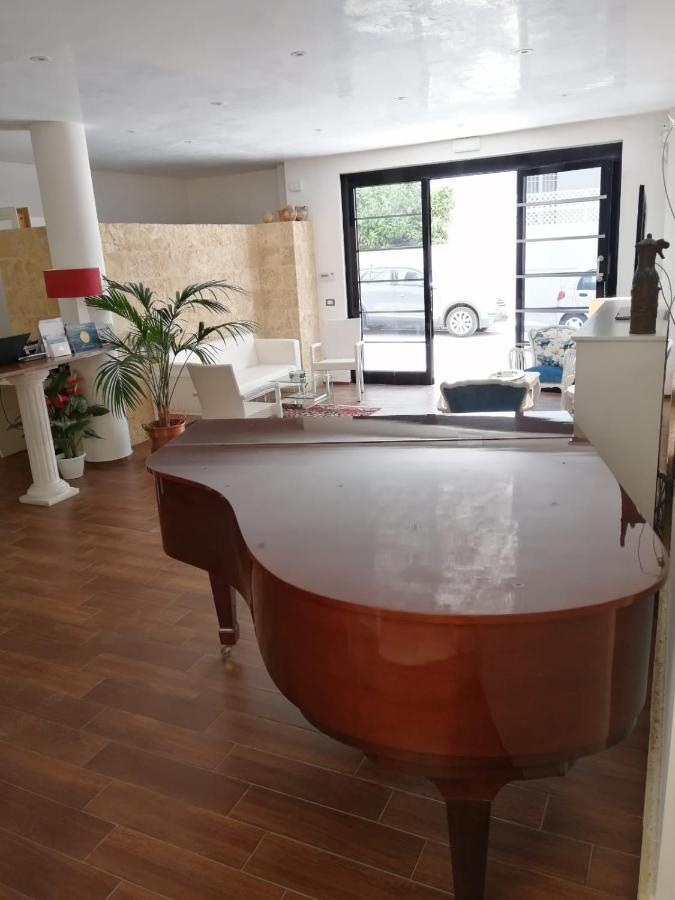 Felicity Residence กัลลีโปลี ภายนอก รูปภาพ